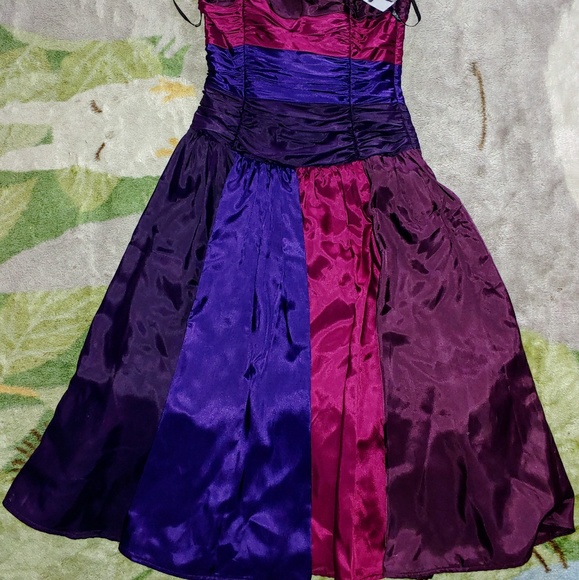 Betsey Johnson NWT Formal Dress - Picture 2 of 6
